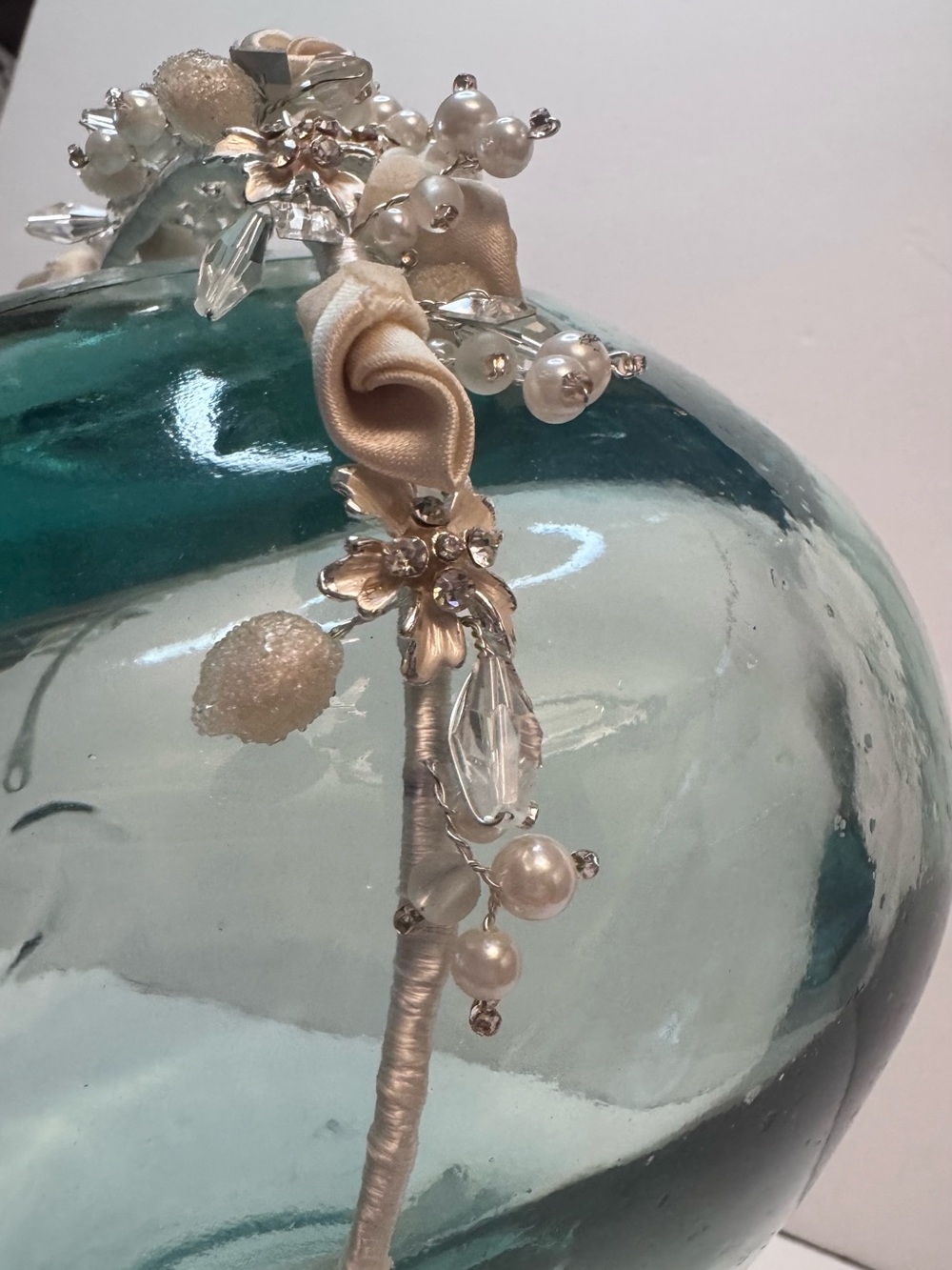 David's Bridal Champagne and Ivory Floral Pearl Headband - Picture 3 of 5